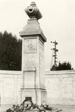 Portsmouth war memorial, Hampshire © IWM's Farthing Collection
