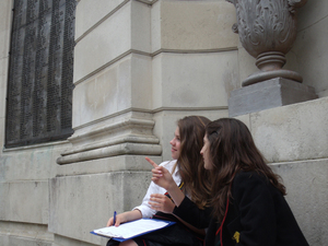 Students at Portsmouth Grammar School studying local war memorials © S Lemieux, 2012