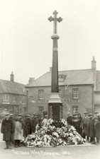 Thetford war memorial, Norfolk © IWM'sFarthing Collection