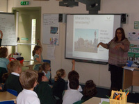 Learning Volunteer session with school pupils © War Memorials Trust, 2014